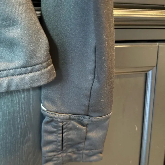 Women's Brooks Reflective Full Zip Black Running Jacket, Small, Fair Condition - Picture 10 of 13